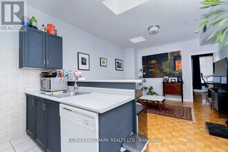 804 Queen St E in Toronto, ON - Building Photo - Building Photo