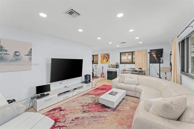 1433 NW 8th St in Dania Beach, FL - Building Photo - Building Photo