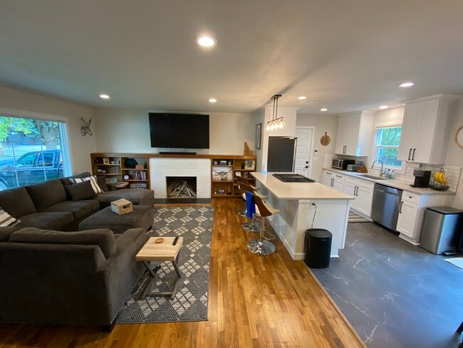 1004 N 7th St, Unit 1 in Coeur d'Alene, ID - Foto de edificio - Building Photo