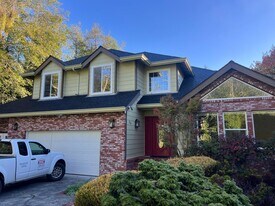 30 E Ridge Ln in Mckinleyville, CA - Building Photo