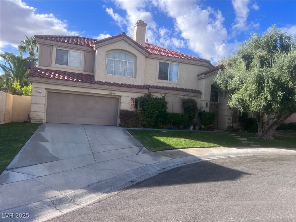 7633 Genesis Ct in Las Vegas, NV - Foto de edificio