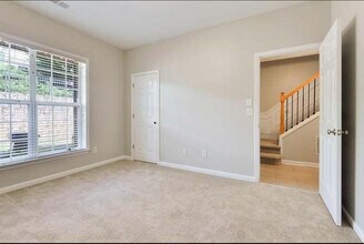 1306 Thornborough Dr in Alpharetta, GA - Building Photo - Building Photo