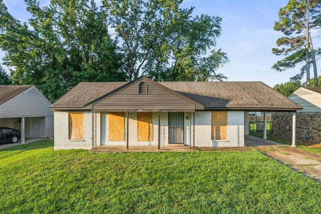 4969 Ruthie Cove in Memphis, TN - Building Photo
