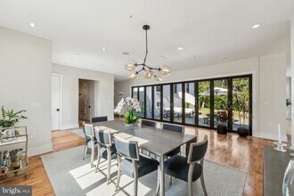 3203 Farmington Dr in Chevy Chase, MD - Building Photo - Building Photo
