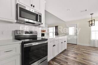 740 N League in Axtell, TX - Building Photo - Building Photo