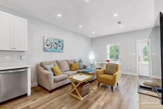 321 N De Villiers St in Pensacola, FL - Building Photo - Building Photo