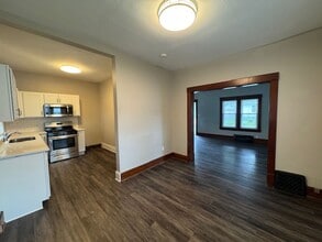 1117 E Colorado St in Davenport, IA - Building Photo - Building Photo