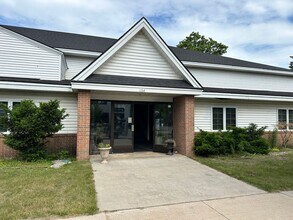 104 State St in Charlevoix, MI - Building Photo - Building Photo