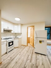 137 E Houston St in New York, NY - Building Photo - Building Photo
