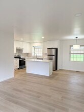 1722 147th Ave SE in Bellevue, WA - Building Photo - Building Photo