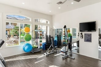 Sonterra Apartments at Paradise Valley in Phoenix, AZ - Foto de edificio - Building Photo