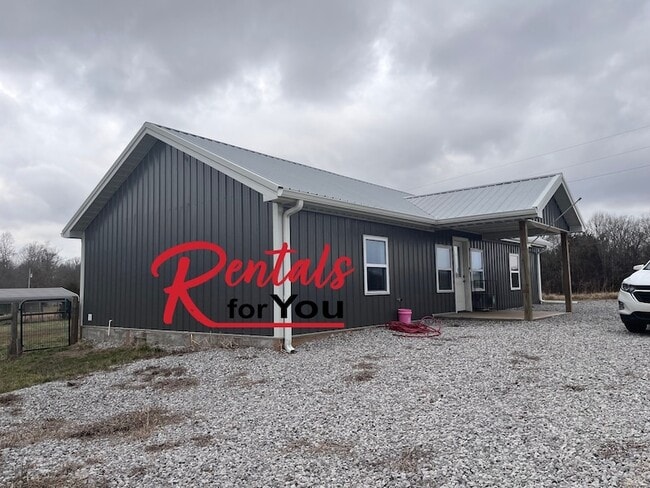 769 Hardy Rd in Cadiz, KY - Foto de edificio - Building Photo