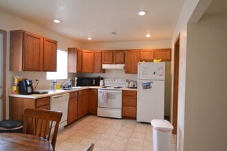 610 S Sixth St, Unit A in Kirksville, MO - Foto de edificio - Building Photo