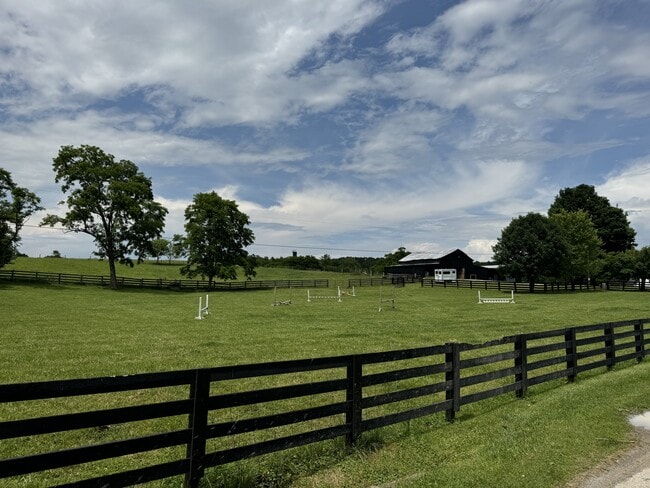 1557 Clifton Rd in Lawrenceburg, KY - Building Photo - Building Photo