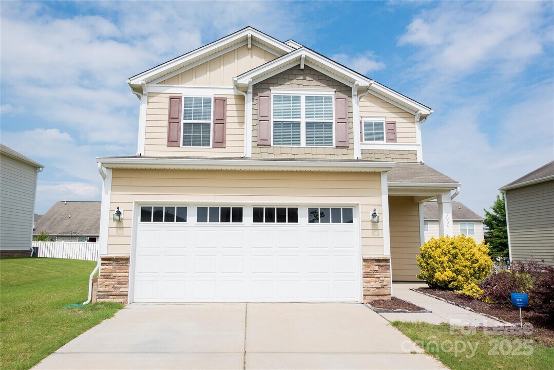 1004 Green Terra Rd in Indian Trail, NC - Building Photo