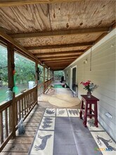 542 Tom Creek Ln in Canyon Lake, TX - Building Photo - Building Photo