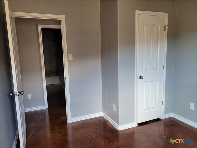 property at 1810 Castroville Trl
