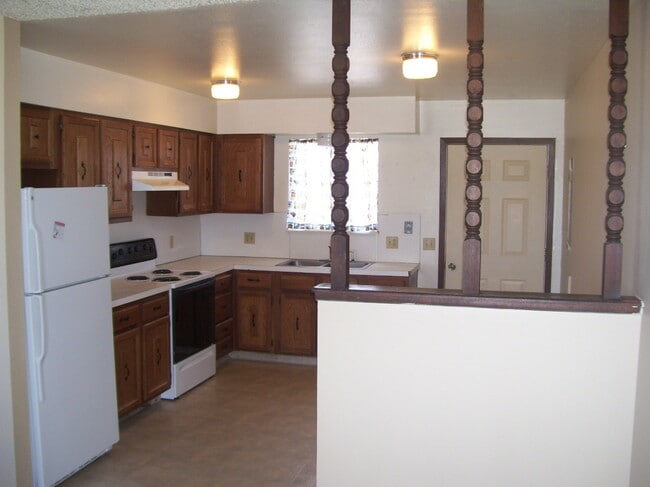 242 Applewood Ct in Brush, CO - Building Photo - Building Photo