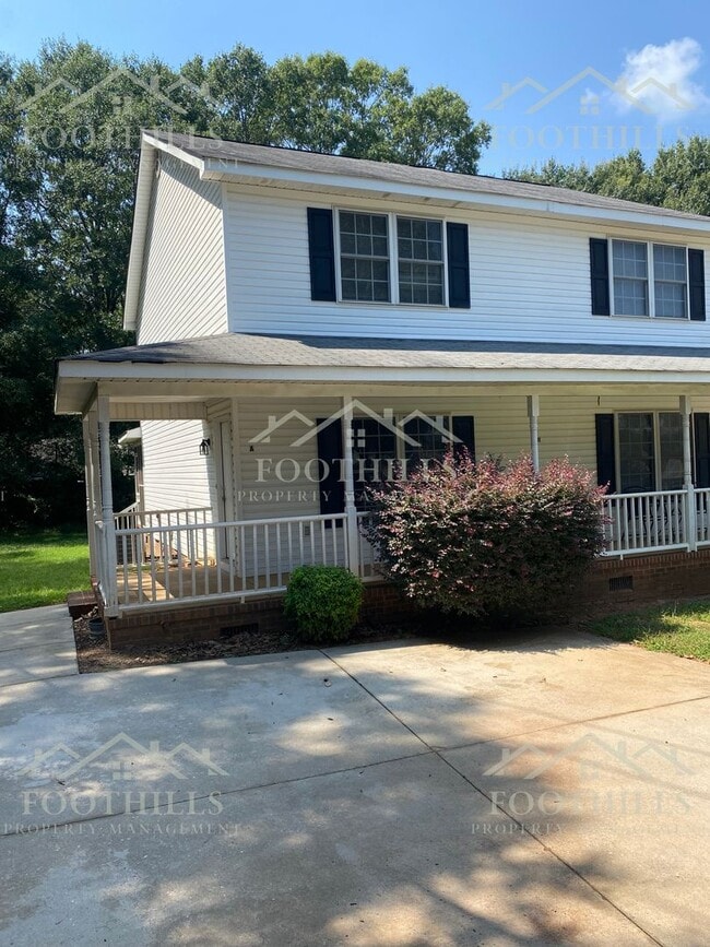 property at 101 Heatherbrook Ct