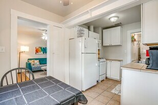 1600 Belle Pl, Unit West in Fort Worth, TX - Building Photo