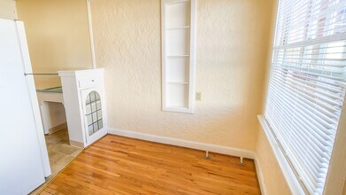 Rena Villa in Portland, OR - Foto de edificio - Building Photo