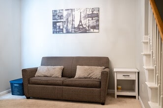 5320 Starflower Dr in Charlotte, NC - Foto de edificio - Building Photo