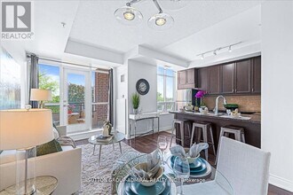 2396 Major MacKenzie Dr W in Vaughan, ON - Building Photo - Building Photo