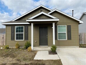 13704 Knights Br Dr in Elgin, TX - Building Photo - Building Photo