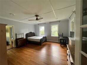 91 Old North Rd in South Kingstown, RI - Building Photo - Building Photo
