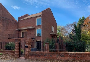 315 Settlers Ln in Charlotte, NC - Building Photo