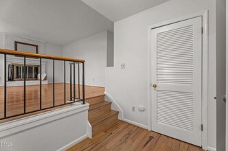 703 Brookgreen Dr in Cary, NC - Foto de edificio - Building Photo