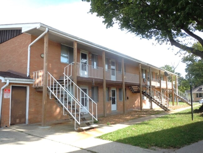 property at 623 St Louis Rd