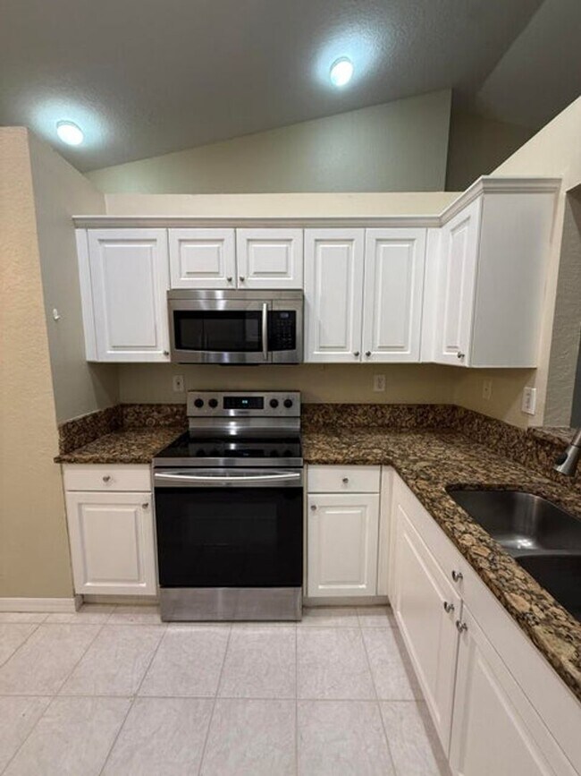 property at 7651 S Aragon Blvd