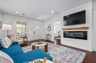 958 Crew St SW in Atlanta, GA - Building Photo - Building Photo