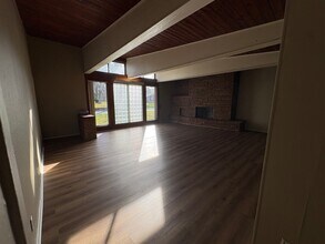 159 Oak Dr in Lake Jackson, TX - Building Photo - Building Photo