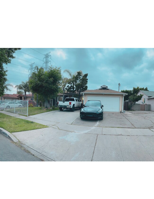 14255 Hoyt St Rentals in Arleta, CA