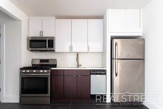LUXURY 2 BED LOFT in Queens! in Queens, NY - Building Photo - Building Photo