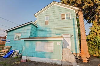 1003 N Tower Ave in Centralia, WA - Building Photo - Building Photo