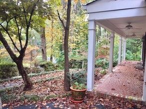 4625 Kings Down Rd in Atlanta, GA - Building Photo - Building Photo