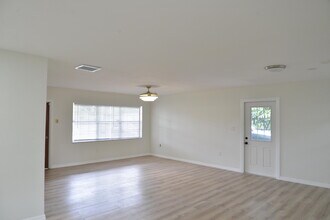3005 Tennessee Ave in Fort Pierce, FL - Building Photo - Building Photo