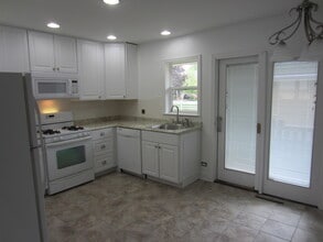 111 S Lorraine Rd in Wheaton, IL - Building Photo - Building Photo