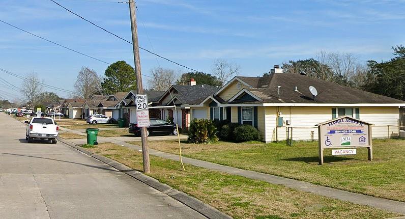 46 Iris Ln in Westwego, LA - Building Photo