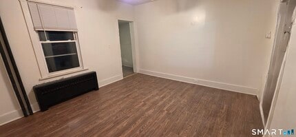 137 Birch St in Manchester, CT - Building Photo - Building Photo