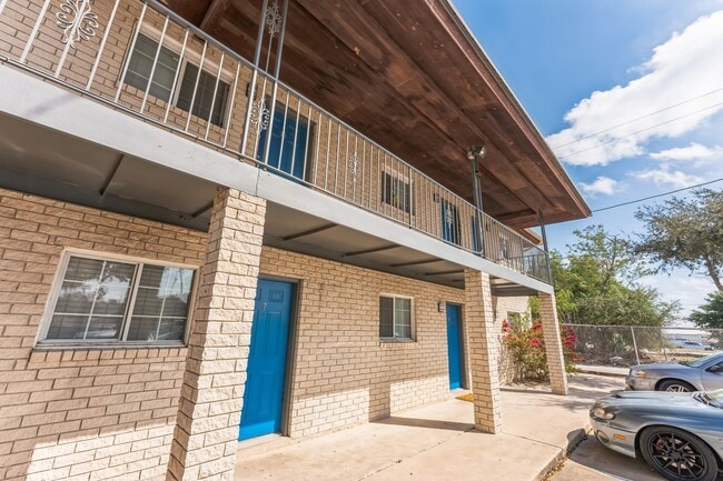 Weslaco Garden Apartments in Weslaco, TX - Foto de edificio - Building Photo