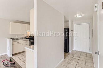 3433 McNary Pkwy in Lake Oswego, OR - Building Photo - Building Photo