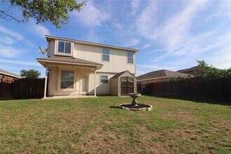1012 Gentry Dr in Leander, TX - Building Photo - Building Photo