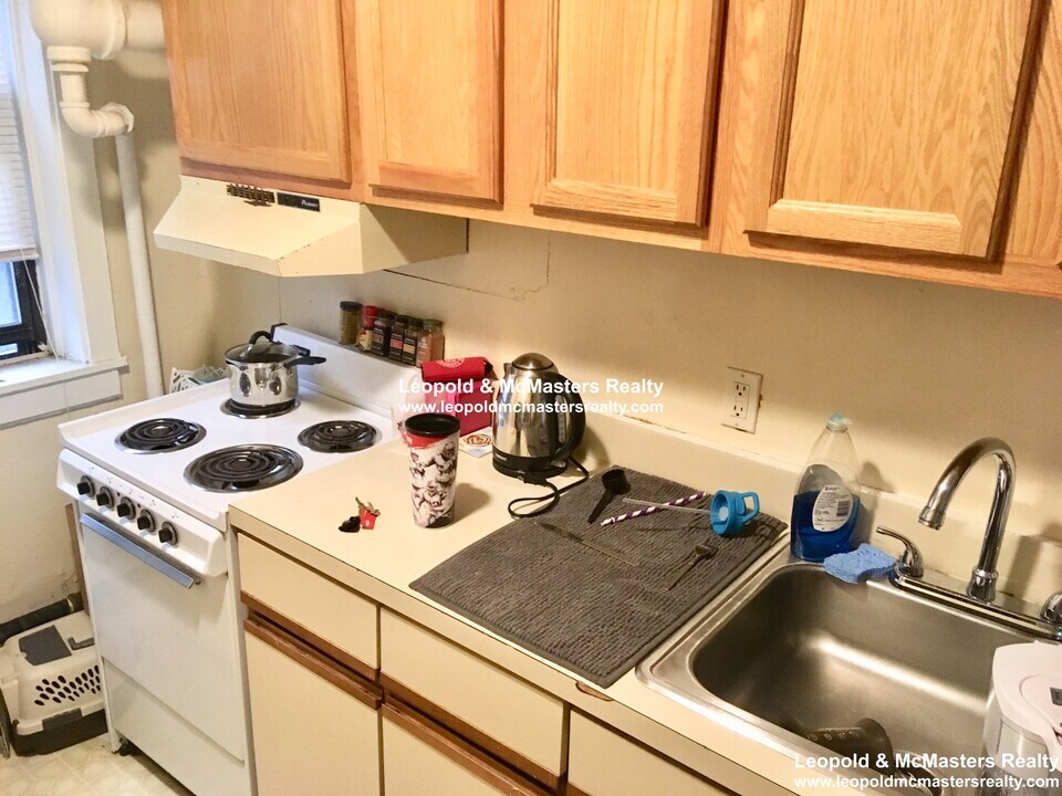 70 Peterborough St, Unit A in Boston, MA - Building Photo