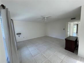 93 Spring Lake Dr in Vero Beach, FL - Building Photo - Building Photo