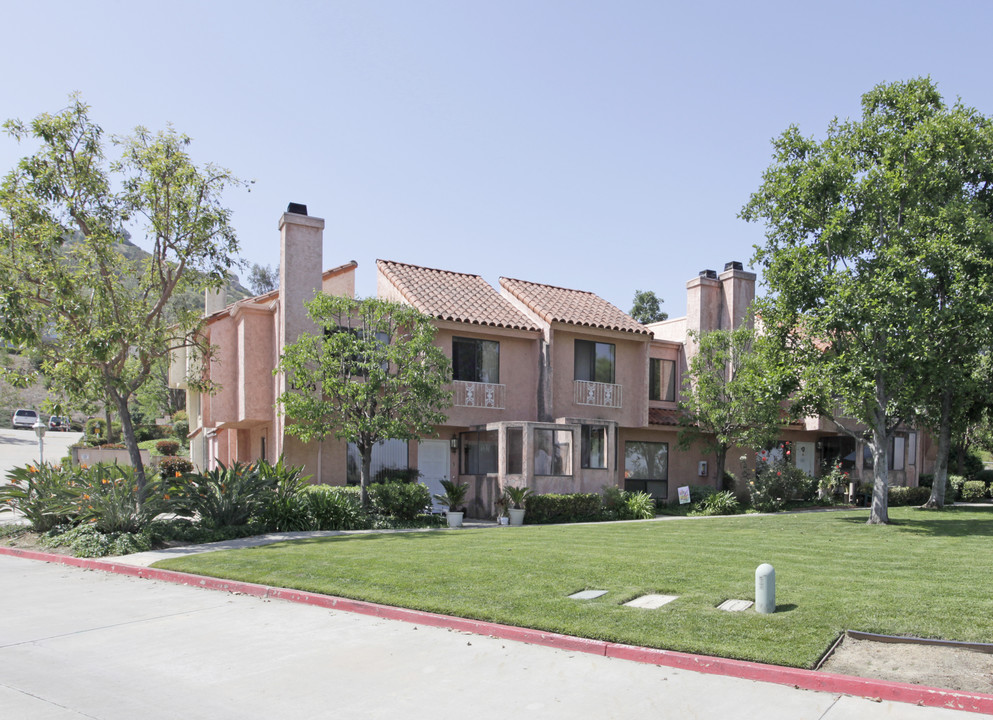 La Canada Hacienda Townhomes in El Cajon, CA - Building Photo