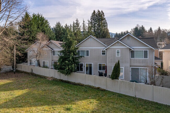 Ravenswood in Issaquah, WA - Foto de edificio - Building Photo